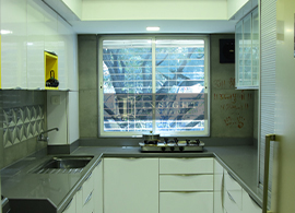 >Modern Modular Kitchen